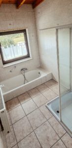 Badezimmer_Wanne_