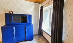 Fewo1_Wohnzimmer_Vitrine
